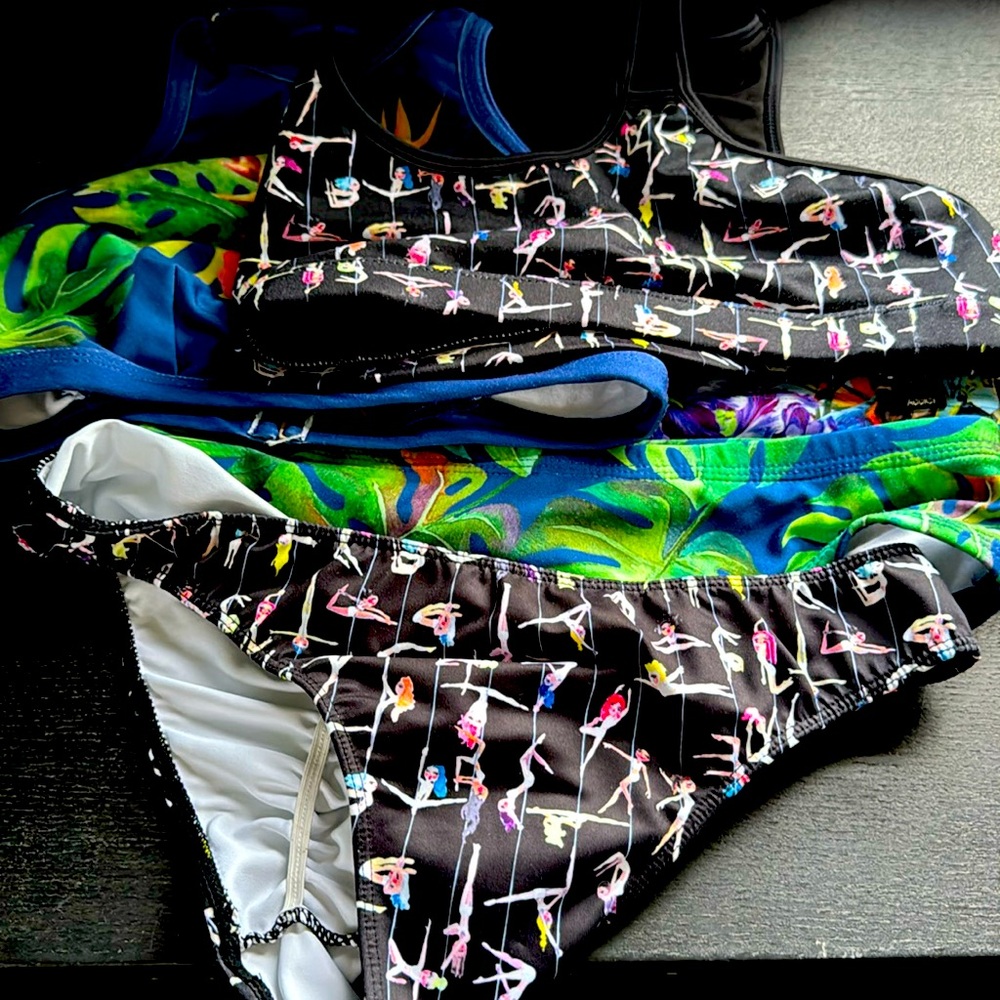 Huge pole dance wear bundle! 3 sets plus 2 bottoms and 2 tops :)